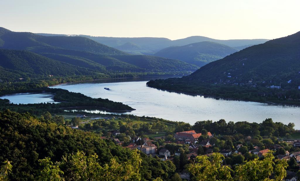 Villa Harmonia Panzio Visegrad Bagian luar foto